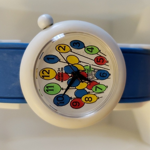 AWATCH BALLOON QUARTZ MOVEMENT SPORT WATCH W/BLUE BAND - Picture 2 of 5